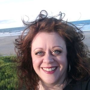 Meet your Posher, Joelle